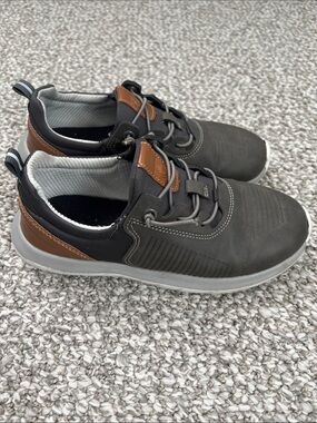 Kids Casual Lace-Up Sneakers in Dark Gray with Brown Accents